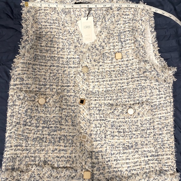 TWEED ROUND NECKLINE SOLID RAW HEM
BUTTON JACKET VEST - Picture 3 of 6